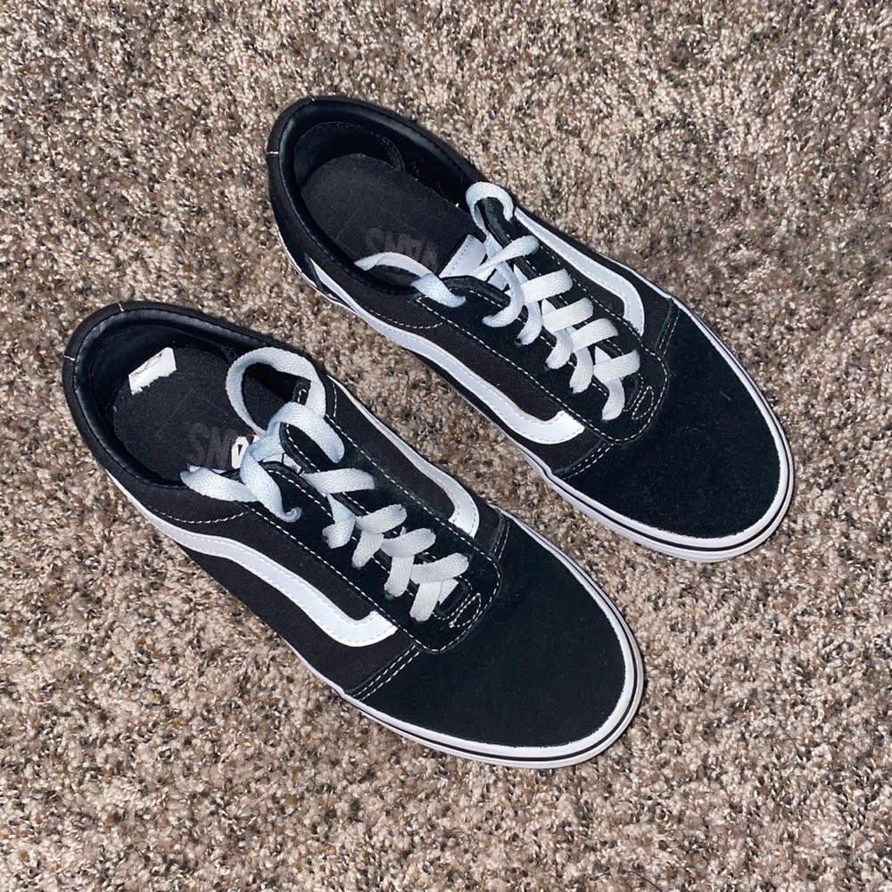 Womens Lo-Top Vans 💕💋